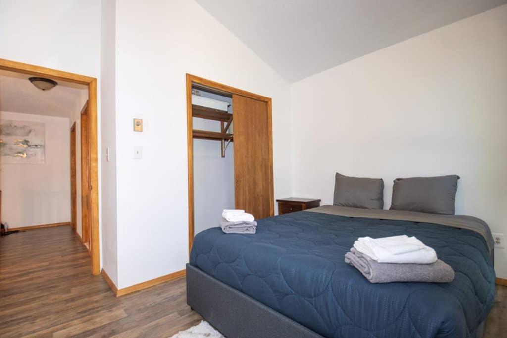 Entire 3 Bedroom Adventure Chalet, Near The Best Of The Poconos East Stroudsburg Esterno foto