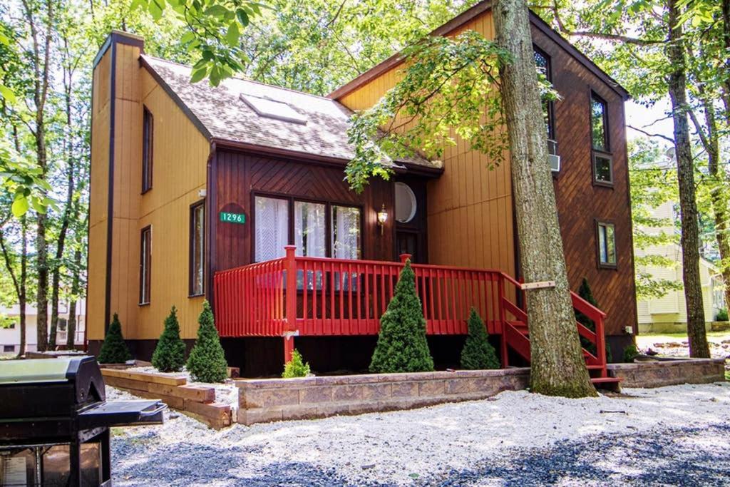 Entire 3 Bedroom Adventure Chalet, Near The Best Of The Poconos East Stroudsburg Esterno foto