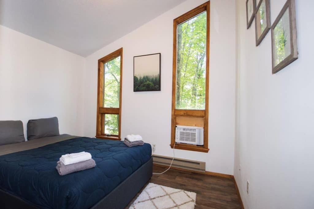 Entire 3 Bedroom Adventure Chalet, Near The Best Of The Poconos East Stroudsburg Esterno foto