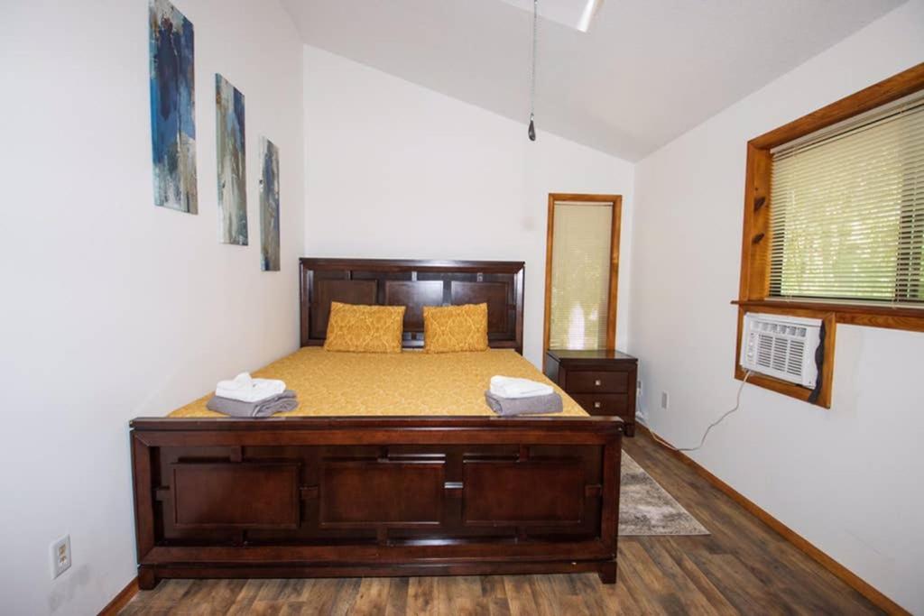 Entire 3 Bedroom Adventure Chalet, Near The Best Of The Poconos East Stroudsburg Esterno foto